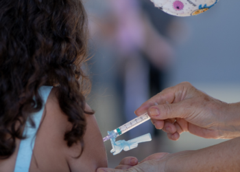 Ministério da Saúde recomenda dose de reforço contra Covid-19 para crianças a partir de 5 anos