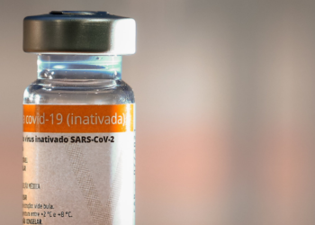 Ministério da Saúde começa distribuição de 740 mil doses de Coronavac para vacinação de crianças