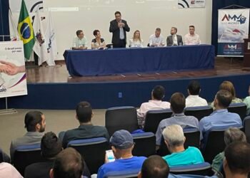 “O associativismo e o cooperativismo são o segredo para avançarmos nas políticas públicas”, diz o presidente da AMM na abertura do projeto “AMM nas Micros” em Uberaba
