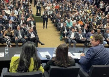 Reunião da bancada com a AMM: deputados mineiros se comprometem com a pauta municipalista