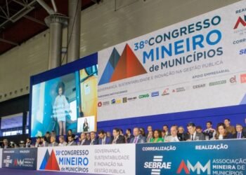 Abertura do 38º Congresso Mineiro de Municípios é marcada pelo reforço do papel protagonista dos prefeitos e a valorização da democracia