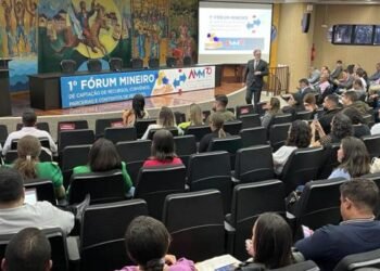 Presidente da AMM abre programação técnica do Fórum destacando o papel de qualificação da entidade