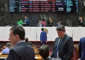 Plenário da ALMG aprova ICMS da Educação em 1º turno