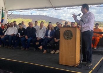 AMM participa da entrega das obras de pavimentação da LMG-760