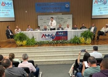 Em Montes Claros, presidente da AMM convoca união municipalista contra queda de receitas