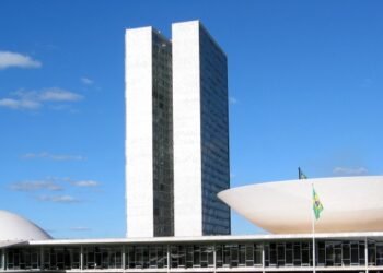 Conquista Municipalista: STF suspende liminar e alíquota do INSS se mantém em 8% em 2024