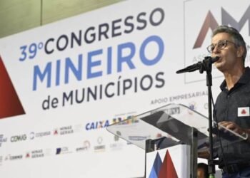 Governo de Minas destaca apoio às prefeituras na solenidade de abertura do 39º Congresso Mineiro de Municípios