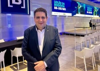 Presidente da AMM representa municípios e comemora sucesso do leilão de concessão da BR-381