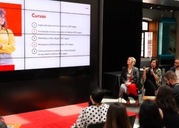 Lançado programa de qualificação em cultura e turismo com mais de 40 mil vagas em todo o Estado