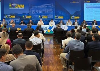 Presidente da AMM chama atenção à PEC da sustentabilidade fiscal durante reunião do Conselho Político da CNM