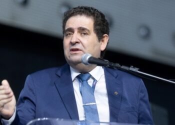 Municípios mineiros perderão cerca de R$ 1,4 bilhão com isenção de Imposto de Renda para pessoas que ganham até R$ 5 mil, aponta CNM