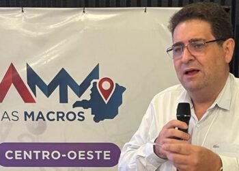 “A função da AMM é capacitar e defender o pacto federativo nas pautas indigestas para os prefeitos”, diz Dr. Marcos durante evento em Formiga
