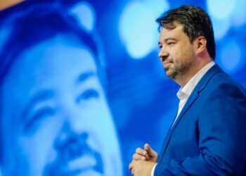 AMM firma parceria com a Academia Vitorino e Mendonça para oferecer curso de Comunicação Governamental para prefeituras