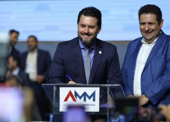 Luís Eduardo Falcão toma posse como novo presidente da Associação Mineira de Municípios