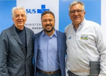 Prefeitos mineiros se reúnem com o Ministro Padilha para fortalecer a saúde pública no Estado