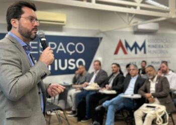 Presidente da AMM se encontra com representantes de associações microrregionais mineiras e reafirma apoio para fortalecimento das entidades