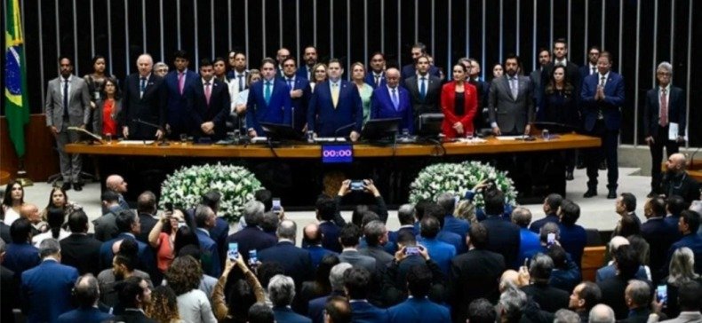 Conquista municipalista: Congresso promulga emenda que limita pagamento de precatórios