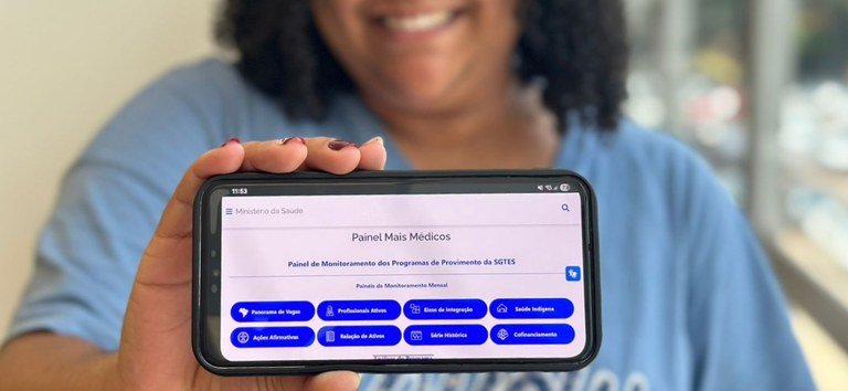 Para ampliar a transparência, o mapeamento dinâmico e a qualificação da gestão das ações para provimento de médicos em todo o país, o Ministério da Saúde lançou a nova versão do Painel de Monitoramento do Mais Médicos.