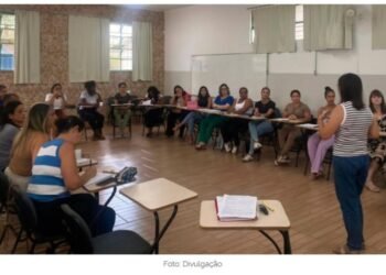 Materiais do Compromisso Nacional Criança Alfabetizada são utilizados nas redes municipais para aprimorar o ensino inicial