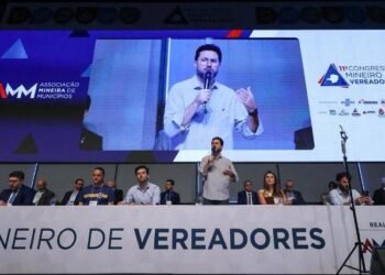 AMM retoma aproximação com o Legislativo municipal e abre o 11º Congresso Mineiro de Vereadores em Belo Horizonte com mais de dois mil presentes