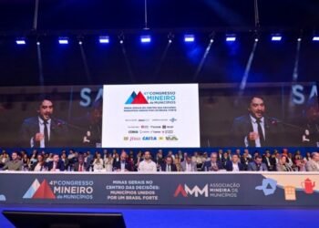Mais de 10 mil pessoas marcam abertura do 41º Congresso Mineiro de Municípios; Lucas Vieira toma posse oficial da presidência da AMM